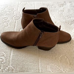 Carlos Santana Bootie size 9.5 never worn